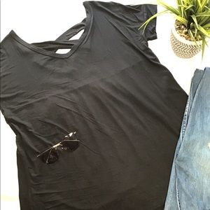 🆕 NWOT Black Criss Cross Back Top - Large